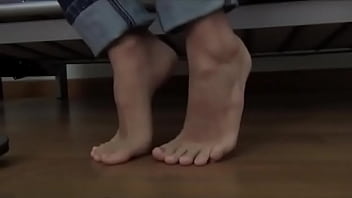 Preview 4 of Grammy Orgasm - Girl Showing her feet and her thong sandals