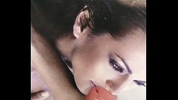 Preview 2 of Dani Daniels Cumming - frotando mi verga en sus labios