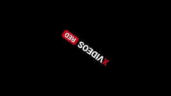 Preview 1 of Maryam Iyanas Sex Video - Casada brincando com duas rolas no glory hole