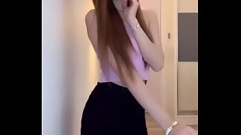 Preview 4 of Xxxvideo Kajl - 19yo vietnamese model Bella dancing on wechat