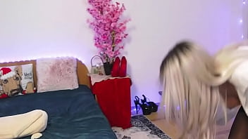 Preview 4 of Wwsex Video In Hd - Gorgeous blonde fingers herself and can&#039_t hold back moans