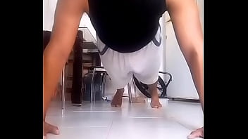 Preview 2 of Pissing Garl Inden - Ya me extra&ntilde_aban aqu&iacute_ les dejo un v&iacute_deo