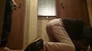 Preview 3 of Xnxx Vedios Of Mom And Son - Молодой хозяин бьет своего раба по яйцам (болбастинг) возле ванной