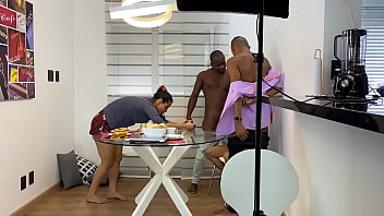 Preview 3 of Kim Domingo Porn Videos - Making of.  Patroa Sandy Cortez leva pirocada dos seus funcion&aacute_rios para aliviar. O estress   Making of