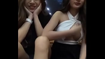 Preview 2 of Peesex Orgy - Em 2k &aacute_o trắng v&uacute_ to