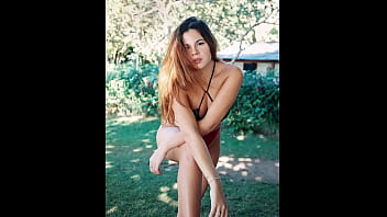 Preview 2 of Fit Slut Fucks Huge Dick - Fant&aacute_stica Raffaela