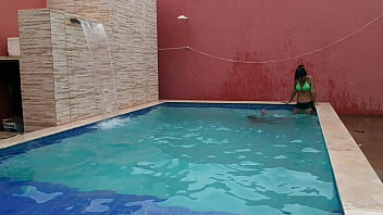 Preview 2 of Piss In Home3 - FUDEU FUDEU FUDEU BANHANDO COM A NOVINHA GRAVIDINHA ALL&Euml_ PJTX