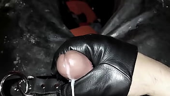 Preview 4 of Kondom Hot - Sperma am Leder