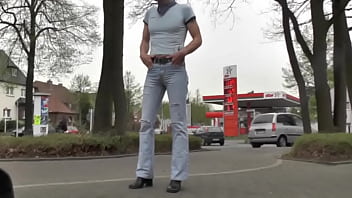 Preview 2 of Gag Ball Bed - direkt an der Stra&szlig_e in die Jeans gepisst