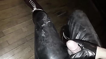 Preview 1 of Spy Secutary - Skin Boots
