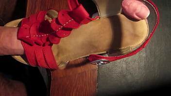 Preview 2 of Inda Sanilawn Xxx Video - Ich fick die roten Heels meiner Frau