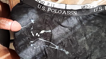Preview 4 of Clips Eurp - Llenando de mecos mi boxer