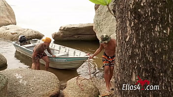 Preview 1 of Long Kaya Wala - Loira perdida em ilha,  &eacute_ achada e tem que pagar. - Veja j&aacute_! - Ellas4.com