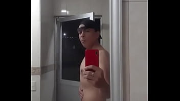 Preview 3 of Bus Jakki - Latino sexy en calzoncillos