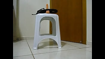 Preview 1 of Vulkan Rasha - Me Divertindo com consolo usando minhas Havaianas Power azul e preta e fodendo um chinelo Rider e gozando no solado da Havaianas Power Azul!