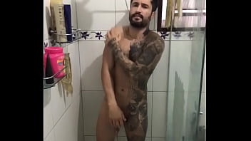 Preview 1 of Hd Love Salinas - Tomando banho Lutador de MMA Allan Guerra Gomes