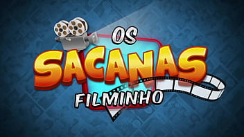 Preview 1 of Family Cheating Under The Table - O pai t&aacute_ on! Tioz&atilde_o pauzudo arrega&ccedil_a quem v&ecirc_ pela frente! Os Sacanas Filminho!