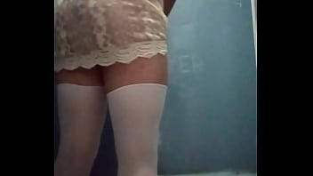 Preview 2 of Both Xx - En los ba&ntilde_os de pericentro 2da parte