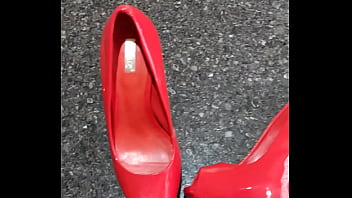 Preview 1 of Missa Practice Baby Practice - Sapato schutz vermelho cheio de leite!!!