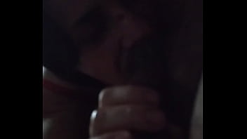 Preview 3 of Mulher Fazendo Sexo Com Animal - Ela chupa at&eacute_ fazer barulho