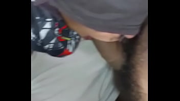 Preview 1 of Deepthroat Gay Suck - Jogador de v&ocirc_lei me mamando