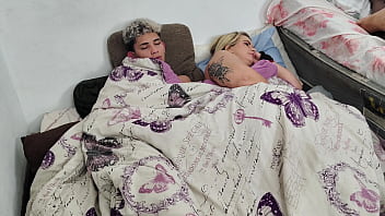 Preview 4 of Nubilie Unscripted - Madrasta substitui sua meia  irm&atilde_ como amante para engravidar do seu marido enquanto isso no edredom com seu entiado ele super inocente trepa com a linda. Madrasta ( Big Brother sexo no edredom)