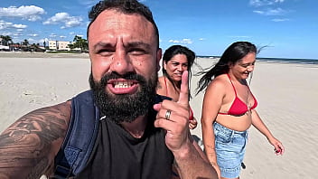 Preview 1 of Misour Sex - Aventuras do Casal Mattos flagra na Praia: Nicoly Mattos e Lukas Zaad Dominam a Novata Raquel Hot em Cenas de Sexo Selvagem ao Ar Livre!