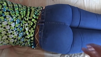 Preview 2 of Lauro Gioto - Latina mom shows off her beautiful ass with jean and no jean before getting fucked