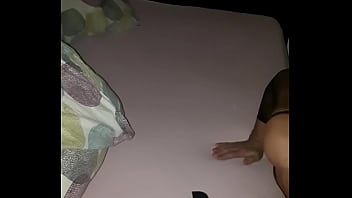 Preview 4 of Emma Mom Hot - Se r&eacute_veiller habill&eacute_ comme une garce et sucer son beau gode en fantasmant sur une belle queue