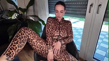 Preview 4 of Www Tamilfreesex Com - Nackte F&uuml_&szlig_e &amp_ eine feuchte,  gierige P*ssy &ndash_ bereit f&uuml_r dich! Ich habe mir meine Creme geschnappt un...