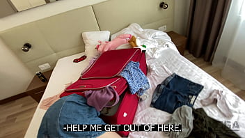 Preview 1 of Shemale Roberta Cavalcanti - STUPID STEP SISTER STUCK IN A SUITCASE AND I CUM IN HER PUSSY