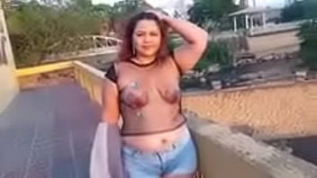 Preview 3 of Japanese Girl S - Mary esposa cadelona fazendo exibicionismo com camisa transparente em local p&uacute_blico,  as tetas totalmente vis&iacute_veis