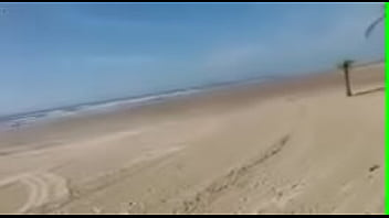Preview 3 of Katina Kait - Mary esposa se exibindo em praia p&uacute_blica de microbiquini,  quase nua pra todos verem,  quer ver outro v&iacute_deo assim? Comente...