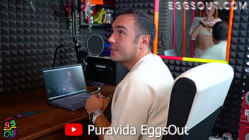 Preview 1 of Teen Ol Man - Amiche porche si fanno scopare nel culo dal fidanzato mentre &egrave_ al PC DIALOGHI ITA