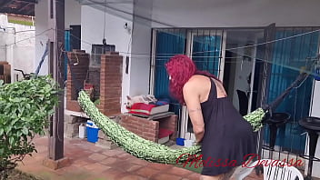 Preview 1 of Amarican Whore - Meu vizinho chegou antes do carro de frutas.  Alex Lima e Melissa Devassa