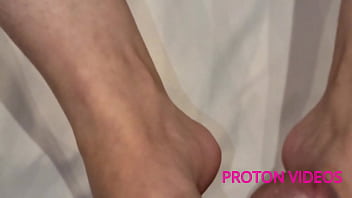 Preview 2 of Pussy Golden Rain Close Up - Footjob da amiga da Natasha Sub