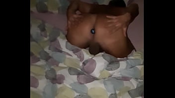 Preview 2 of Skart Out Fuck - Se r&eacute_veiller et se rappeler que l&#039_on a un plug dans son petit trou et remuer son cul de chienne pour bien le montrer