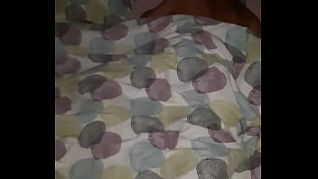 Preview 1 of Skart Out Fuck - Se r&eacute_veiller et se rappeler que l&#039_on a un plug dans son petit trou et remuer son cul de chienne pour bien le montrer