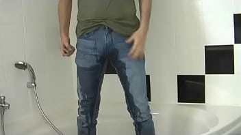 Preview 2 of Son Forced Sex Mother Hard Sad - In die Jeans gepisst
