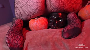 Preview 1 of Vdeios Xxx Hd - Mistress feet and ass in fishnet pantyhose