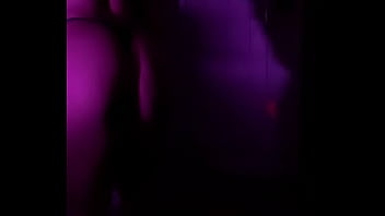 Preview 4 of Tushy Bath - Indo de fio dental  levar vinho ao som de funk para meu corninho