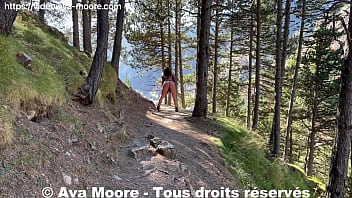 Preview 1 of Thresome Hot - Ava Moore - Exhibition et squirt en for&ecirc_t