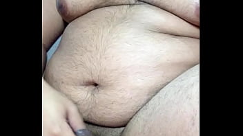 Preview 1 of Mca Mp3 Songs - gordo pau pequeno batendo punheta