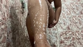 Preview 3 of Girl First Time Beeg Bleed - Deixei minha buceta toda raparinha