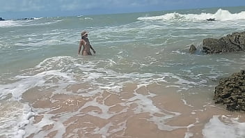 Preview 2 of Mets Street - Yuri Ga&uacute_cho Casal Paradise GOSTOSA CASADA MOSTRANDO TUDO NA PRAIA DE NUDISMO OS MACHO TUDO LOUCOS
