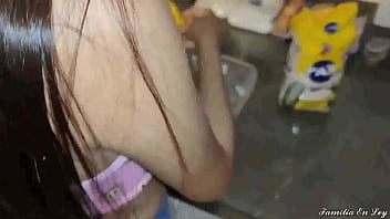 Preview 1 of Bajaz Xxx - Un Padrastro Folla a su Hijastra Floja que no hace caso y No Quiere hacer nada en la Casa