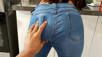 Preview 4 of Bajaz Xxx - Un Padrastro Folla a su Hijastra Floja que no hace caso y No Quiere hacer nada en la Casa