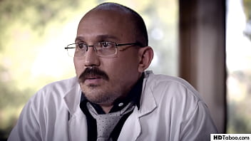 Preview 3 of Pompino Amatoriale 2 Parlato - Creepy surgeon watching their poor patients having sex! - Donny Sins and Vanessa Vega