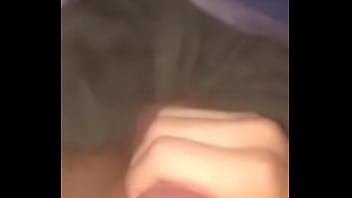 Preview 3 of Old Grandmother Fuk - Antes de dormir uma punhetinha gostosa e uma gozadinha pra relaxar. Procuro mulheres pra sentar nessa pica