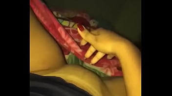 Preview 1 of Nun Father Sex - Novinha &ntilde_ resistiu,  e se masturbou pra mim.